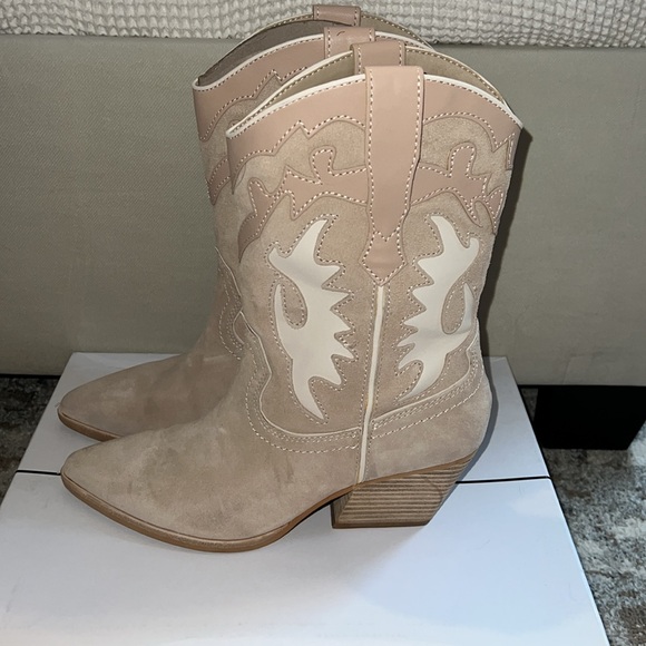 Dolce Vita Landen Western Boots - Picture 2 of 10